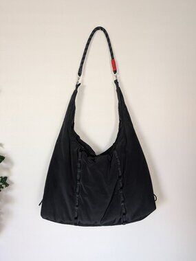 Topologie Cloud Hobo Medium + 10mm Wrist Strap (Black + Black)
